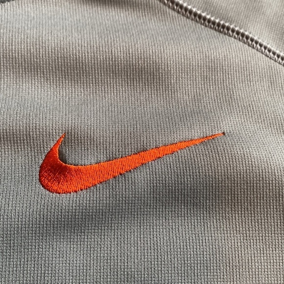 Nike Therma Fit Gray 3/4 Zip Shirt Size Medium in Like New Condition - Picture 2 of 10